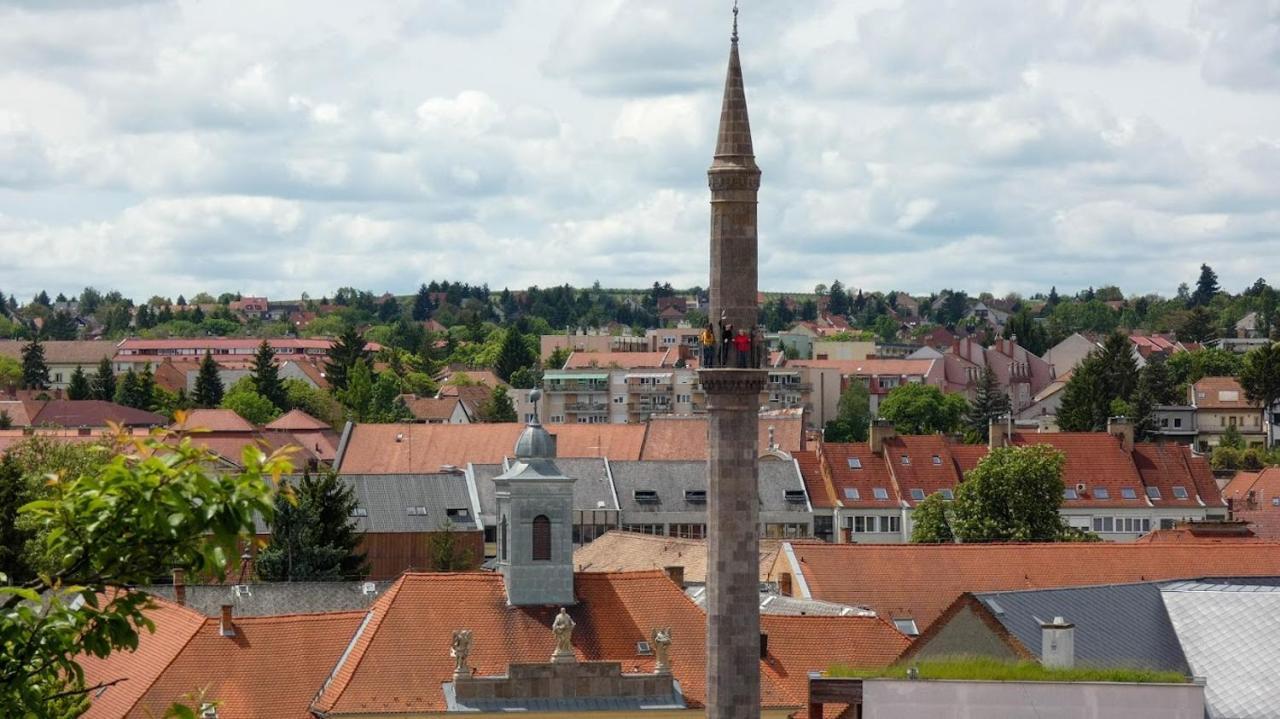 Belvárosi apartman Eger Esterno foto