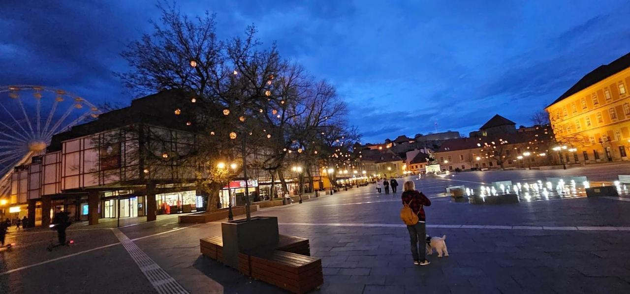 Belvárosi apartman Eger Esterno foto