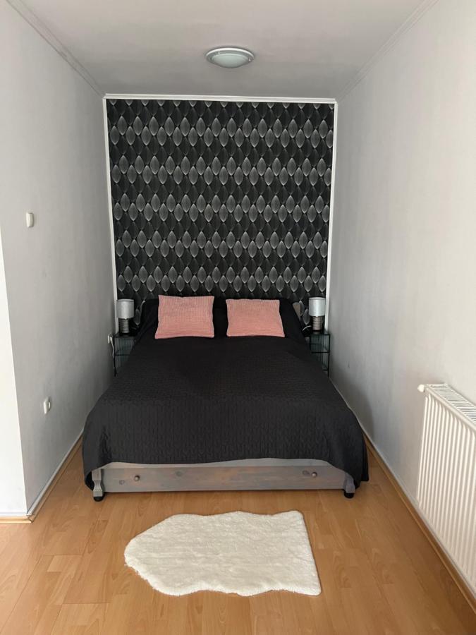 Belvárosi apartman Eger Esterno foto